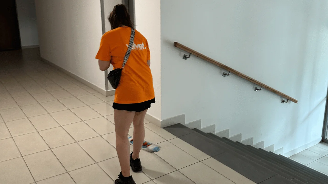 Sprzątanie klatek schodowych w Lublinie – mycie posadzek i utrzymanie części wspólnych