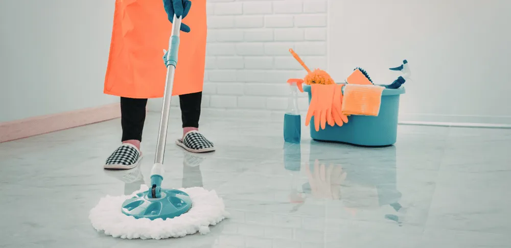 Mycie podłogi w przychodni – sprzątanie i dezynfekcja powierzchni w Lublinie