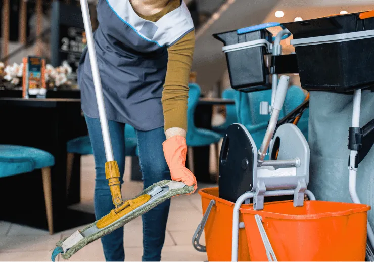 Prace porządkowe w obiekcie usługowym – sprzątanie obiektów w Lublinie