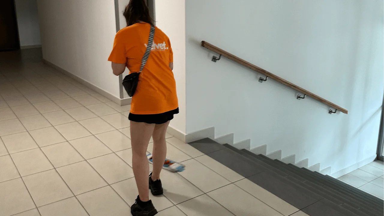 Sprzątanie klatki schodowej – mycie posadzki i schodów we wspólnocie mieszkaniowej w Lublinie