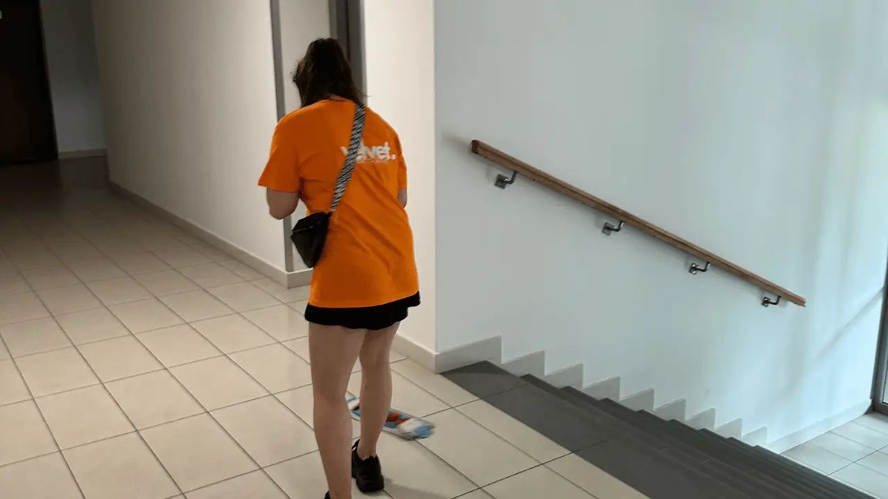 Sprzątanie klatki schodowej we wspólnocie mieszkaniowej w Lublinie – ekipa Velvet